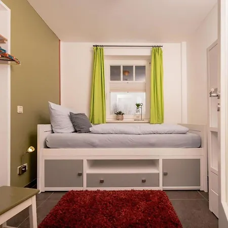 Charlotte Apartment *